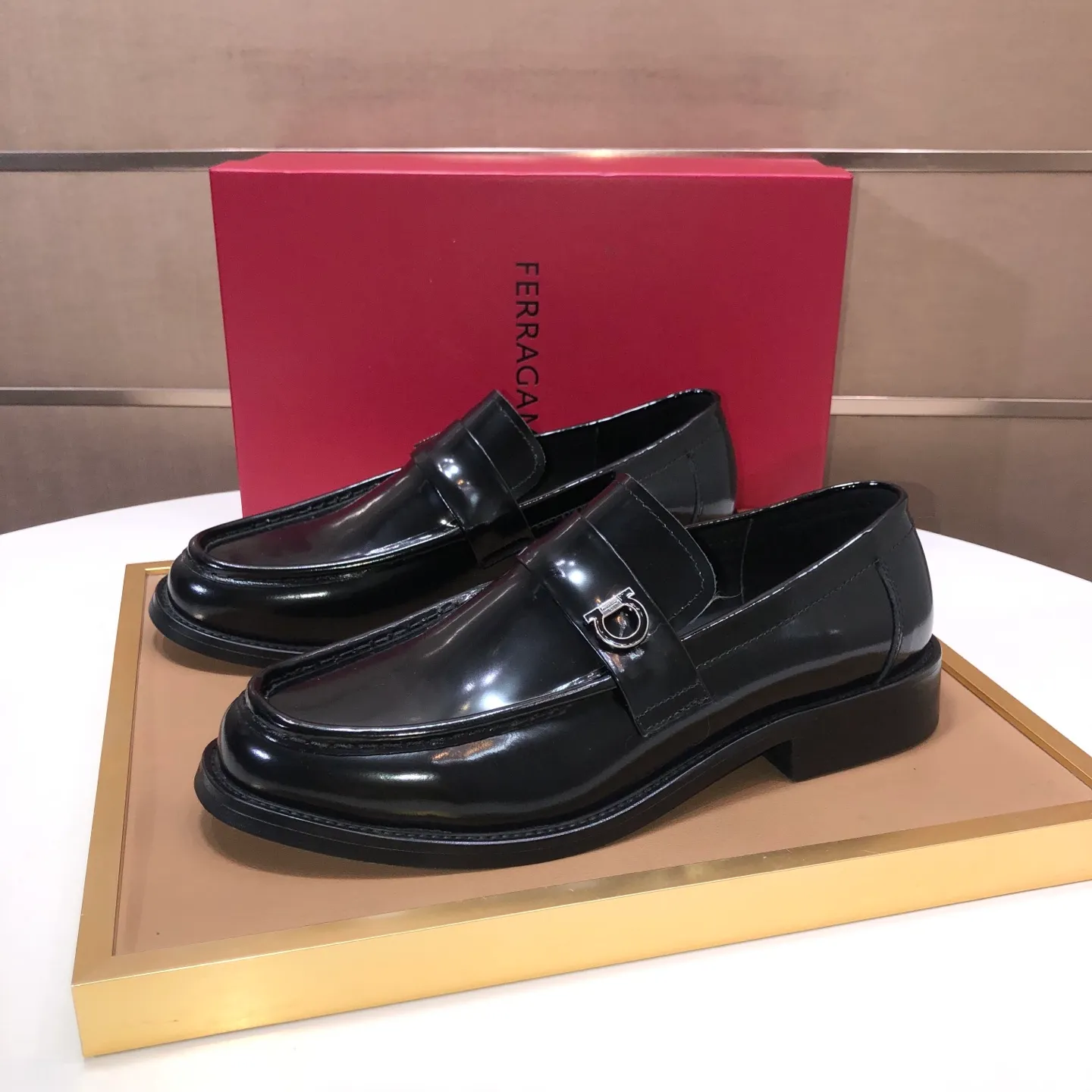 Men's shoes 💰540💰 [Ferragamo/Ferragamo] The latest model from the counter. Original imported high-quality cowhide with open sides + imported 🐂 cowhide lining + original luxury metal buckle + original combination outsole. Comparison is stress-free 38–45 (45 is custom-made and cannot be returned or exchanged)